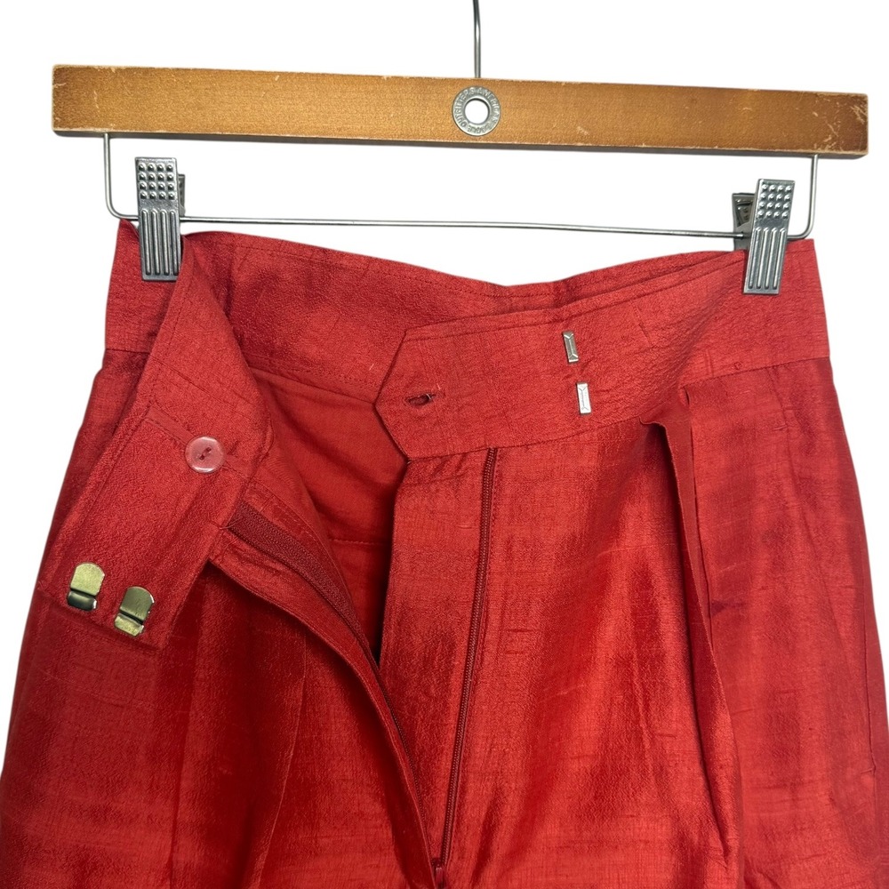 Julia Amory Elegant Classic Quiet Luxury Silk Pleated‎ Taper Trouser Red XS - Picture 3 of 6